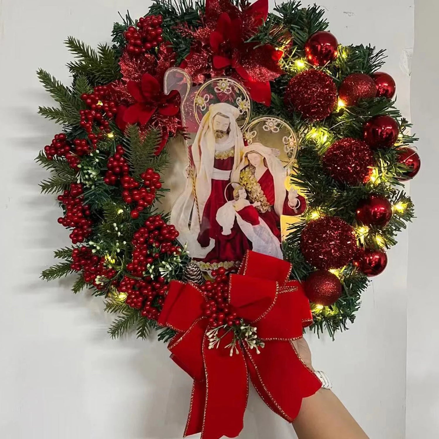 Sacred Christmas Wreath with Lights Lighted Nativity Scene Christmas Wreath Wreaths for Front Door Artificial Xmas Wreath with Warm Led Lights Ret Festival New Year Decal